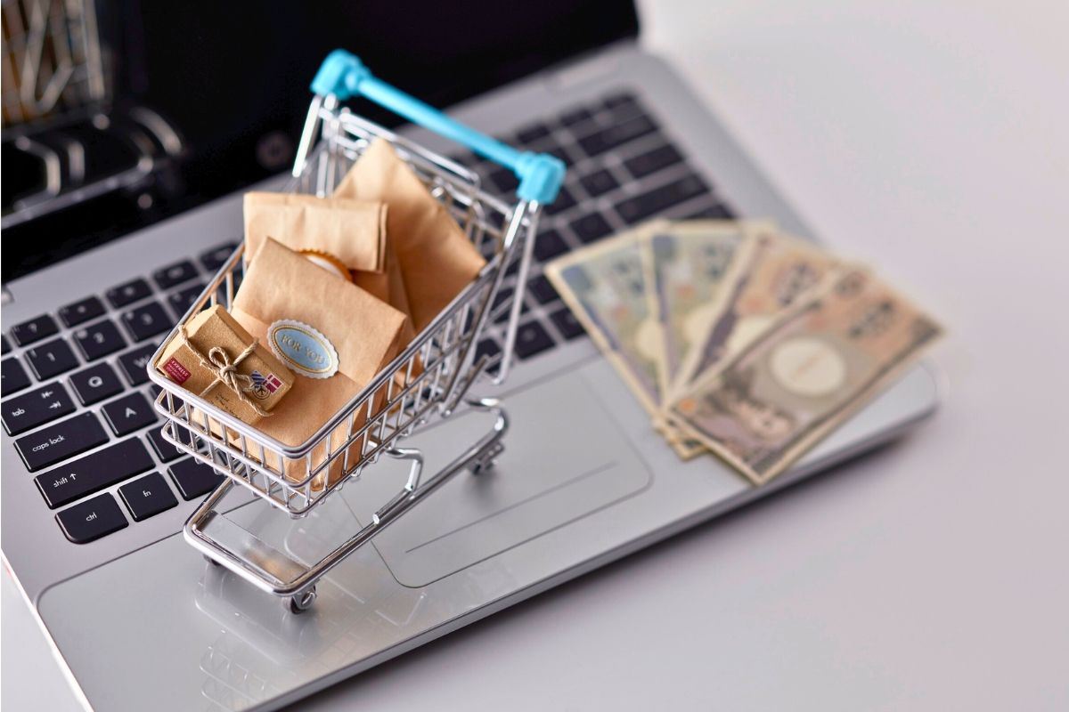 Praktyczne strategie cross-selling i up-selling w B2B dla zwiększenia sprzedaży