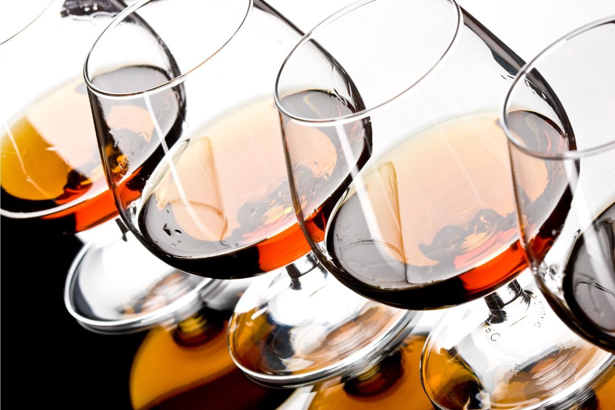 Edukacyjny content marketing i promocja sklepu alkoholowego